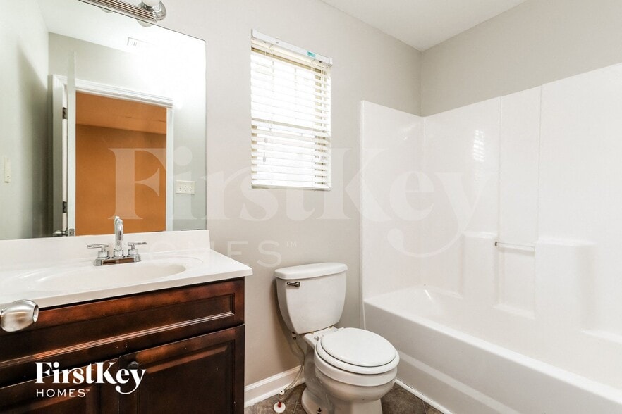 Building Photo - 66 Clifton Dr