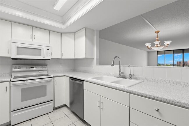 Building Photo - 700 Island Way
