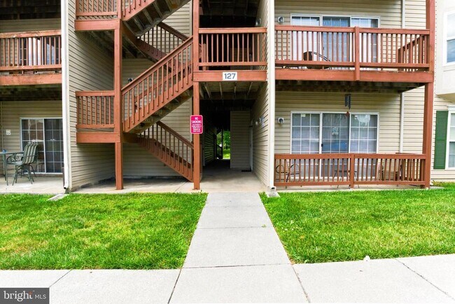 Building Photo - 127 Brookland Terrace