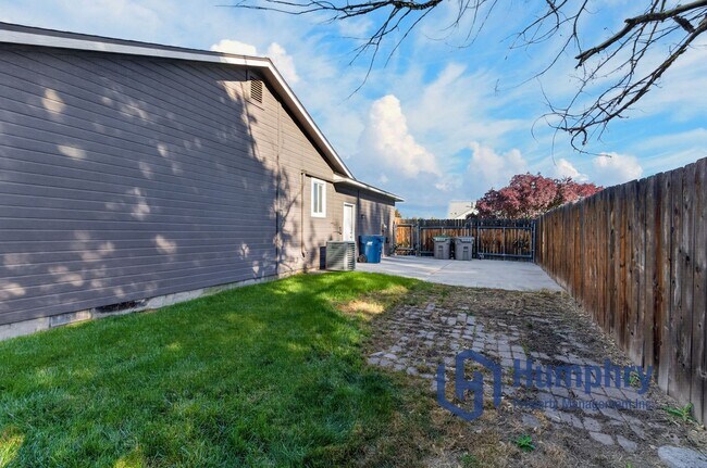 Building Photo - 8933 W Mediterranean Ct