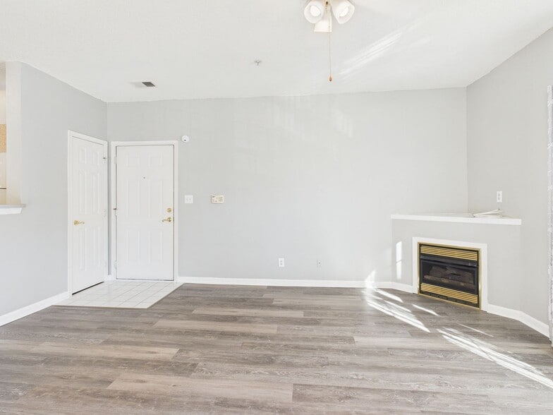 Building Photo - 801 Brassie Ln