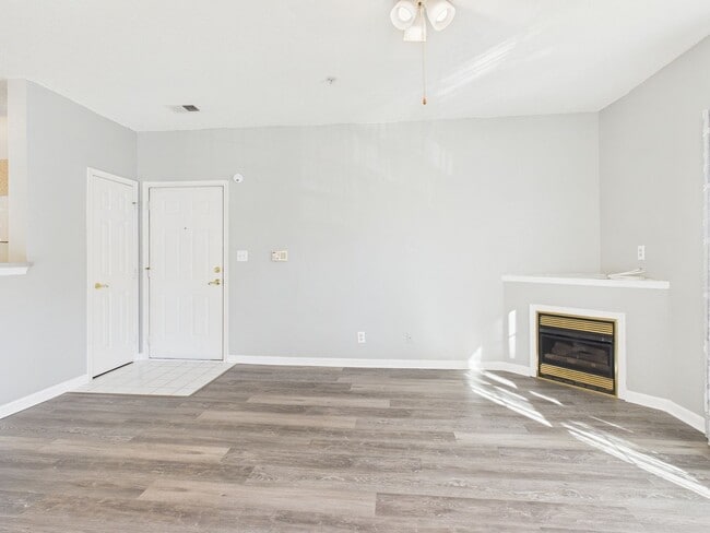 Building Photo - 801 Brassie Ln