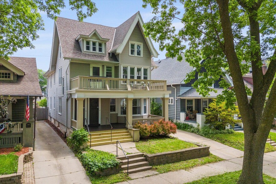 Front - 2856 N Frederick Ave