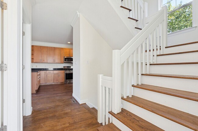 Building Photo - Chic's Beach Updated Rental!