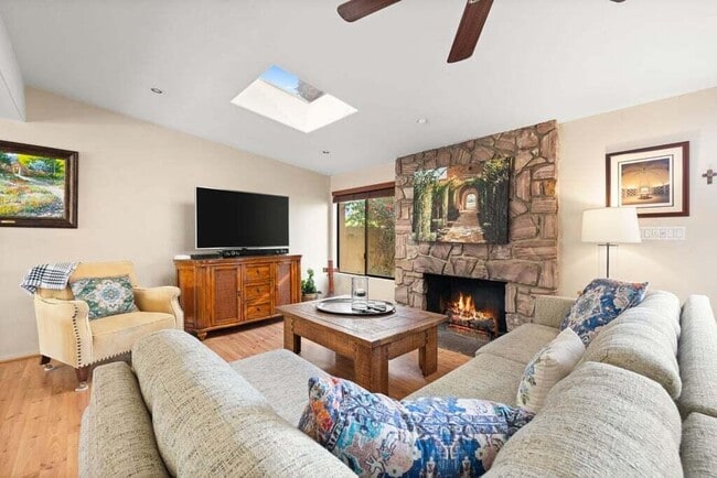 Building Photo - 74681 Peppertree Dr