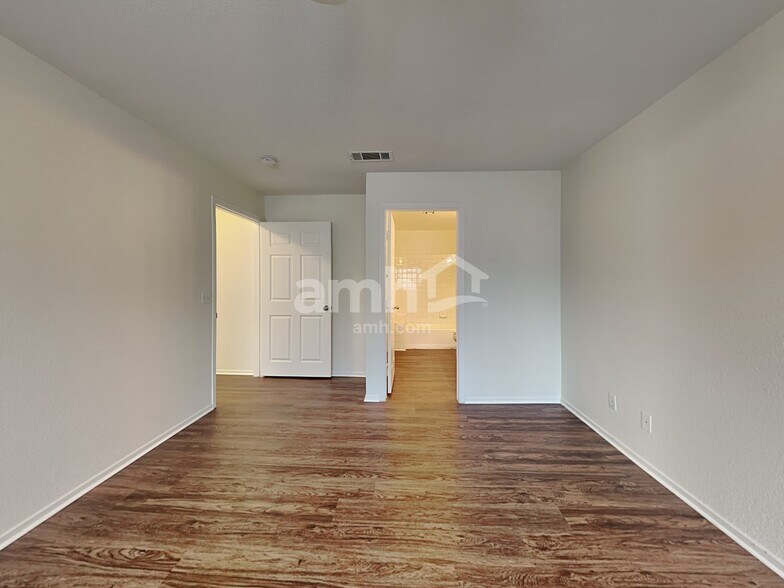 Building Photo - 7636 Connemara Ave