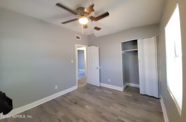 Building Photo - 6114 Strawflower Pl