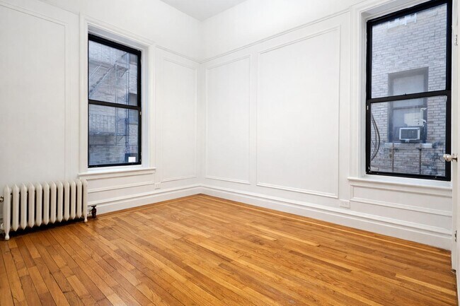 Building Photo - 664 W 163rd St