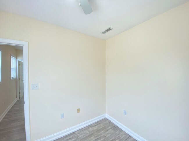Building Photo - 289 Merrimack St