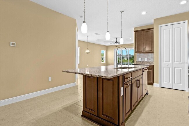 Building Photo - 10112 Lake Wales Cir