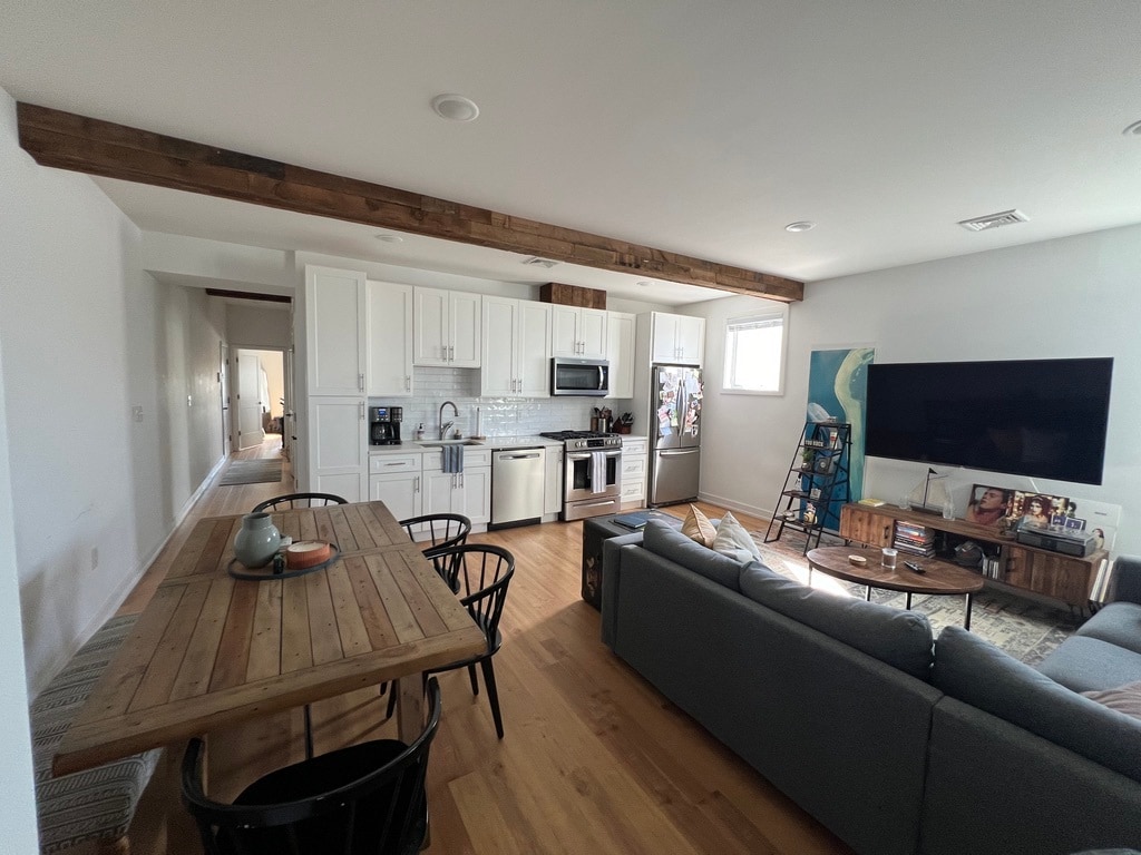 Kitchen/living room - 809 Main St