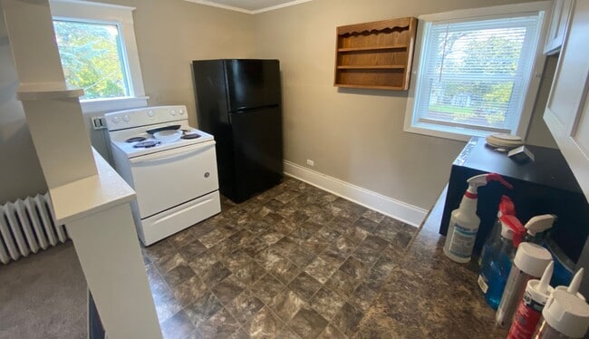 Building Photo - 4229 Gladstone St