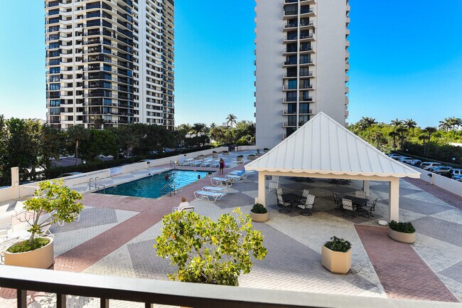 Building Photo - 4200 N Ocean Dr
