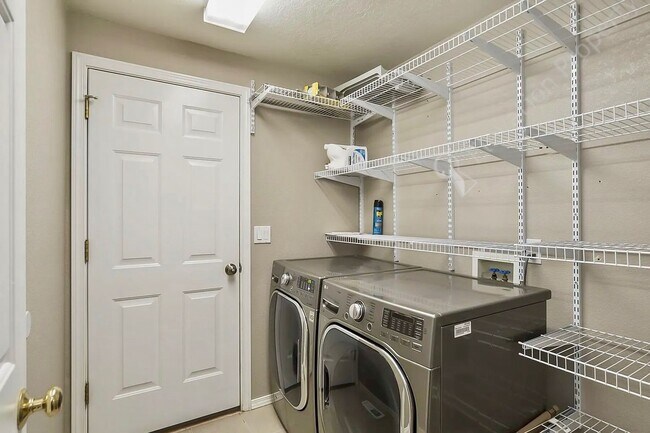 Building Photo - Comfortable Single-Level Home in NE Redmond