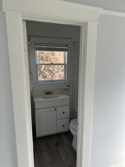 Building Photo - 3229 E 8th St