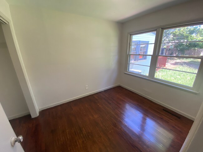 Building Photo - 210 Edgemoor St