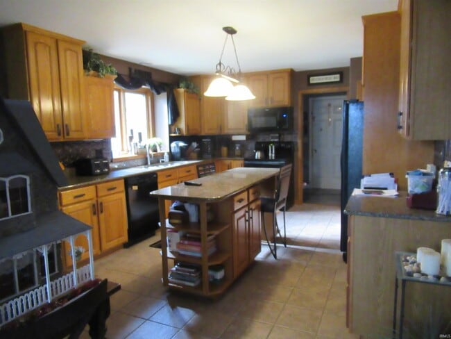 Building Photo - 9823 Valley Vista Pl