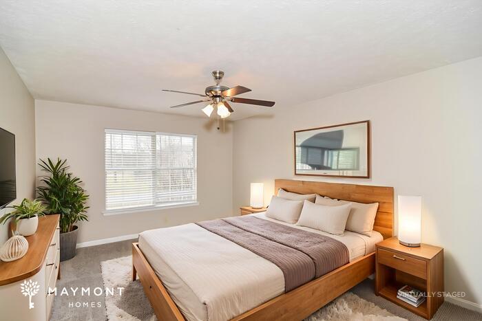 Building Photo - 1136 Lakes Edge Dr