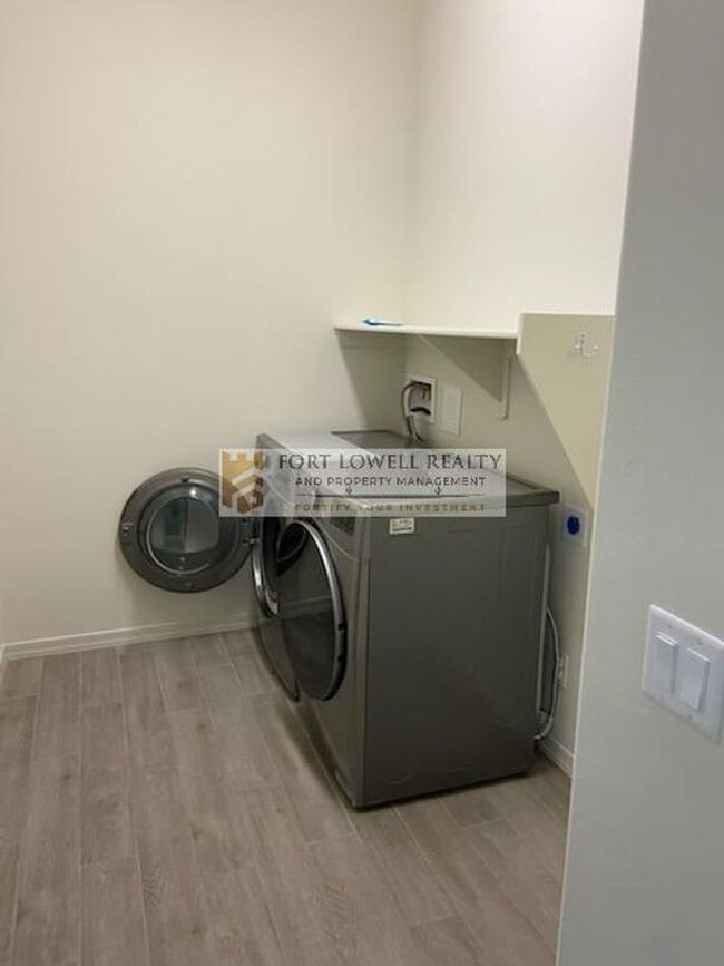 Building Photo - Luxury Living in Oro Valley $2600.