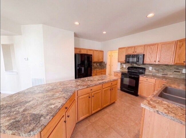 Building Photo - 13319 Castlewellan Dr