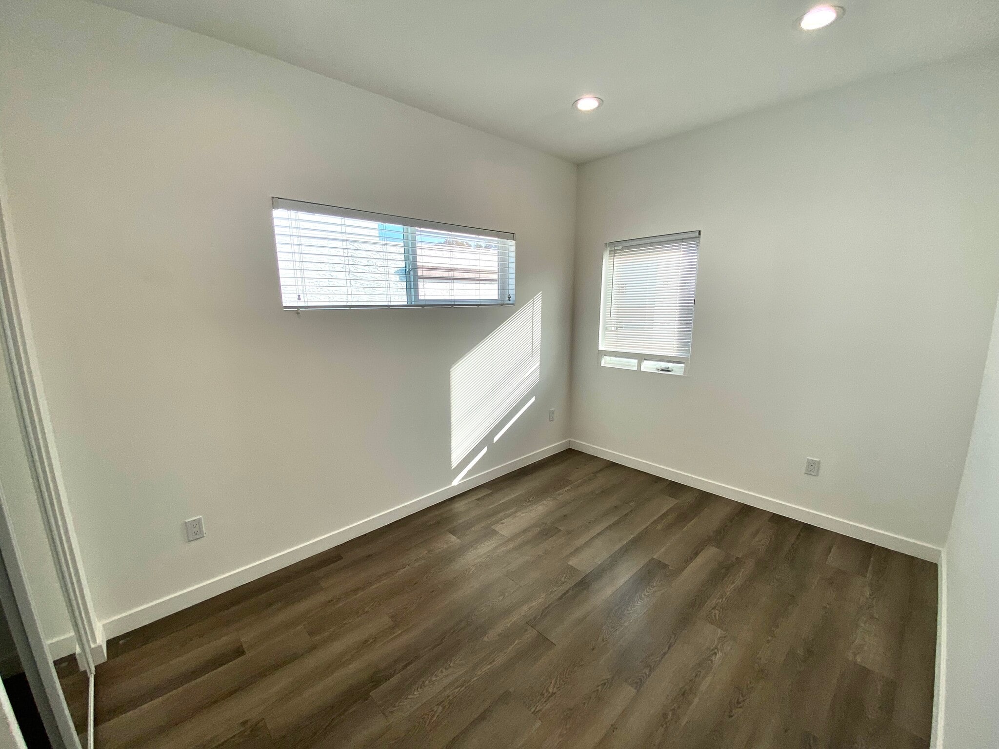 Building Photo - 1885 1/2 W 20th St