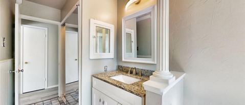 Building Photo - 1008 Wake Dr