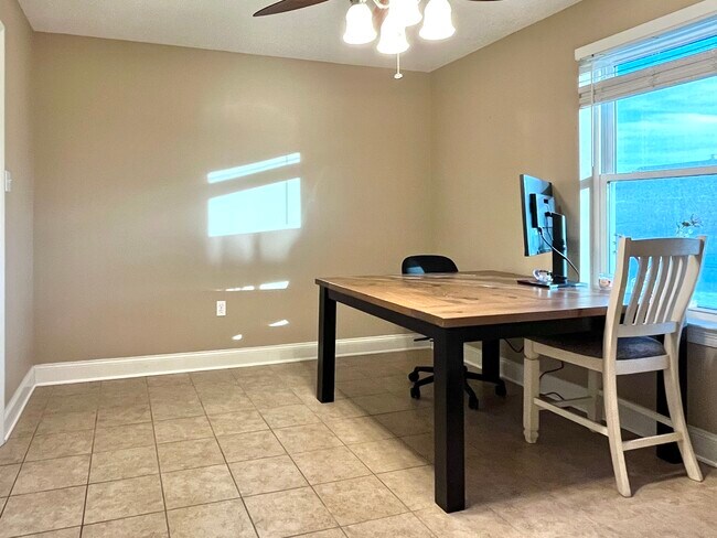 Building Photo - 409 Moonraker Dr