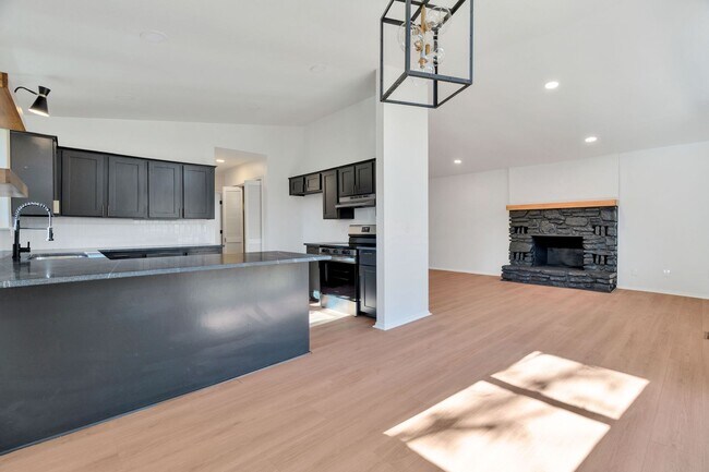 Building Photo - Freshly Remodeled 2 Bed 1.5 Bath home with large deck