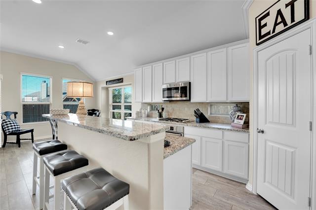 Building Photo - 16601 Lincoln Park Ln