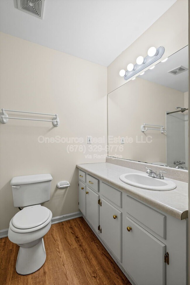 Building Photo - 4149 Oak Ferry Dr NE