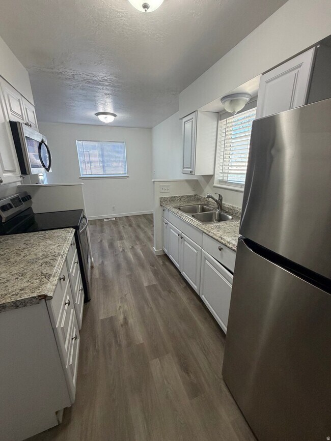 Building Photo - 1535 W 3395 S