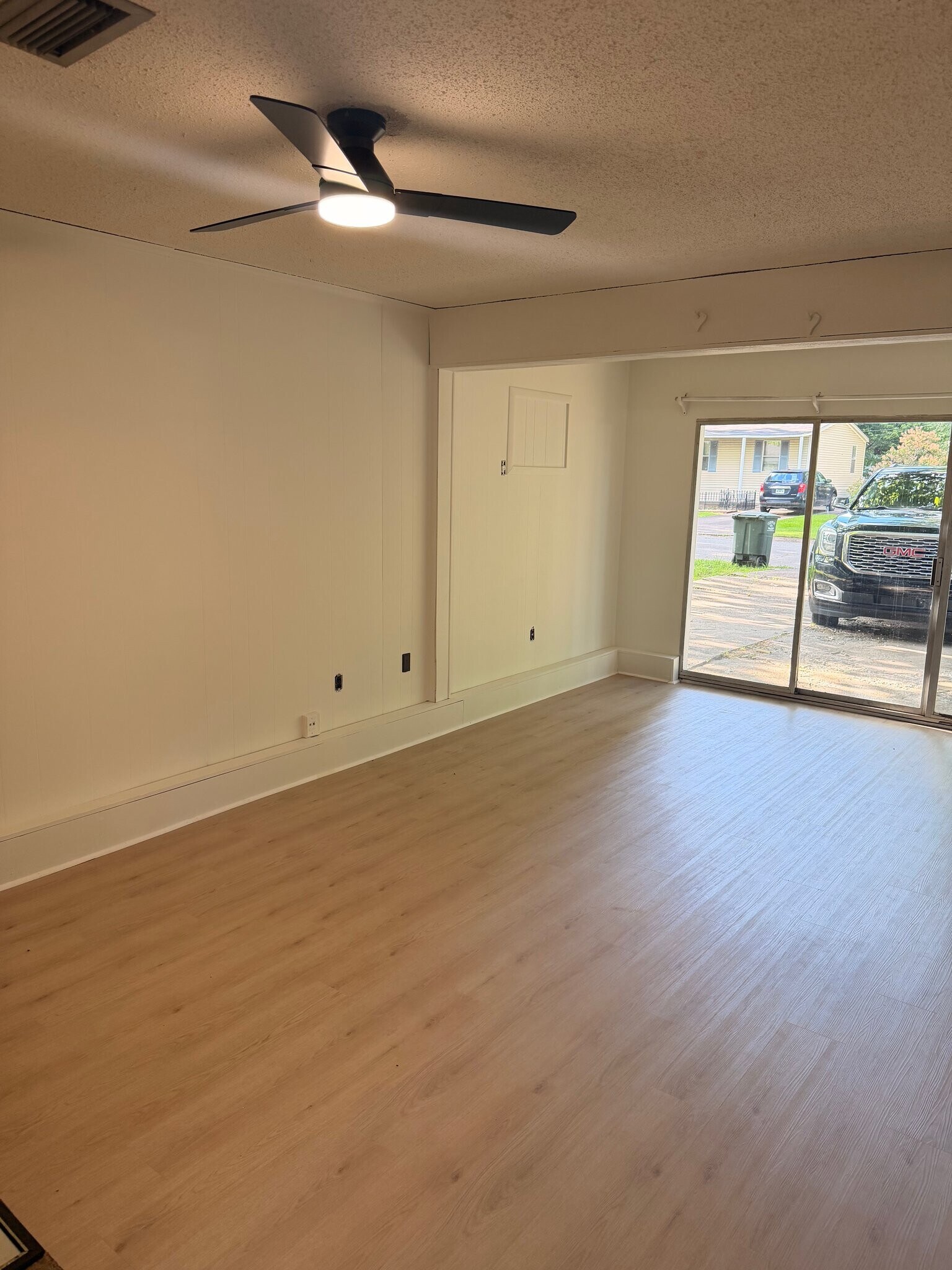 Building Photo - 2109 Arkansas Ave