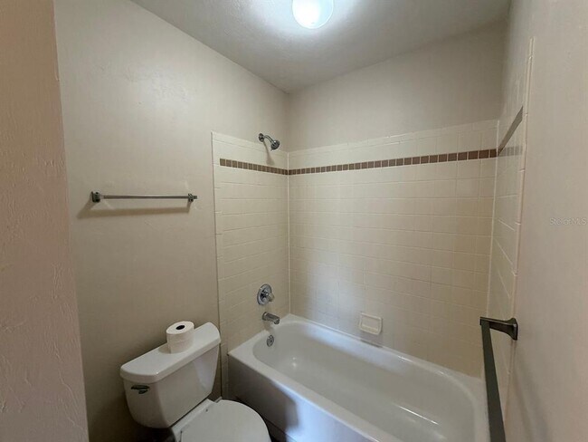 Building Photo - 2260 NW 41st Pl