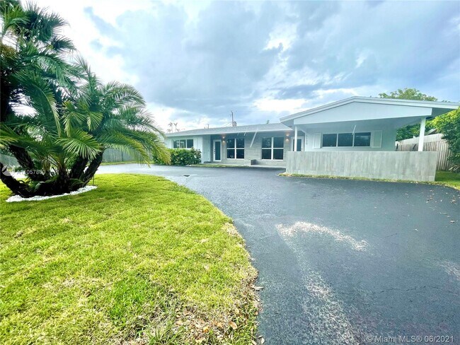 Building Photo - 5130 NE 17th Terrace