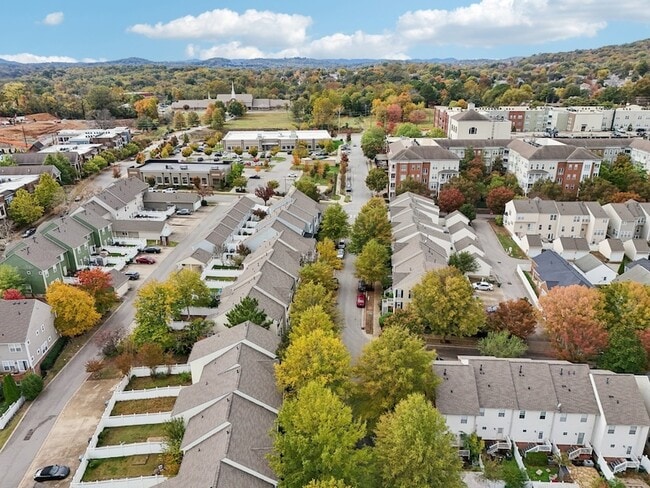 Building Photo - 7718 Porter House Dr