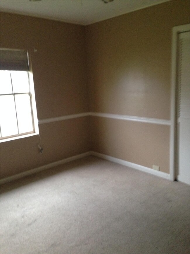 Building Photo - 1604 St Jude Ave