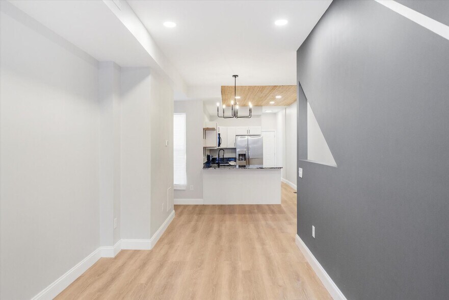 Building Photo - 1415 E Lanvale St