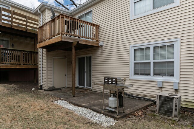 Building Photo - 8901 Cardinal Terrace