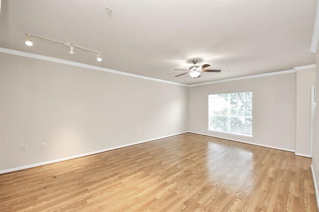Building Photo - 9200 Westheimer Rd
