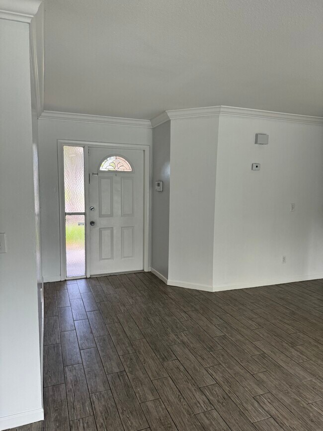 Building Photo - 1612 SE Cascella Ct