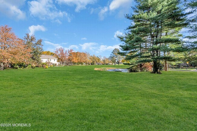 Building Photo - 68 Maple Dr