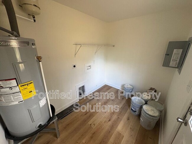 Building Photo - 5811 Uwharrie Rd