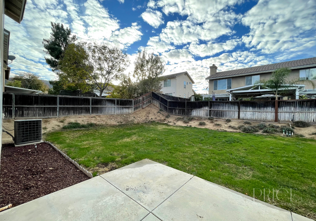 Building Photo - Great Family Home