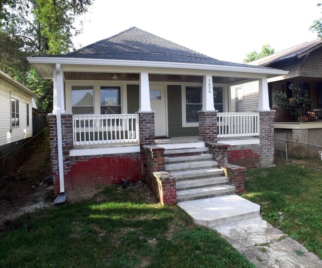 Primary Photo - 1626 Forest Ave