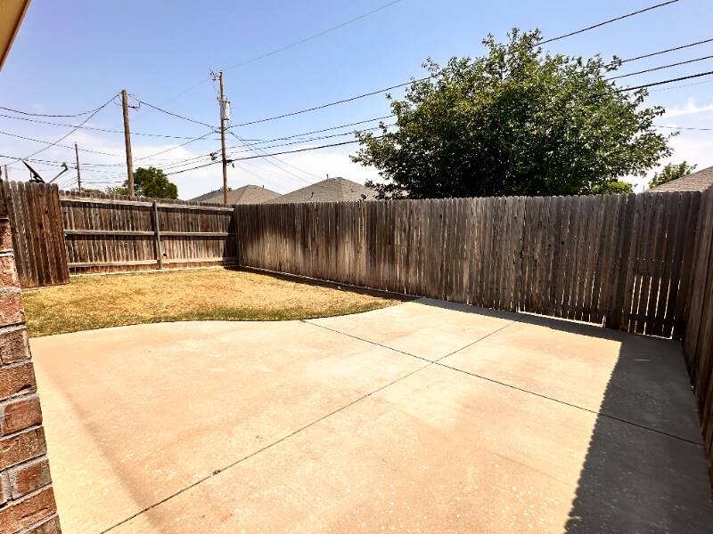 Building Photo - 5205 Graceland Dr