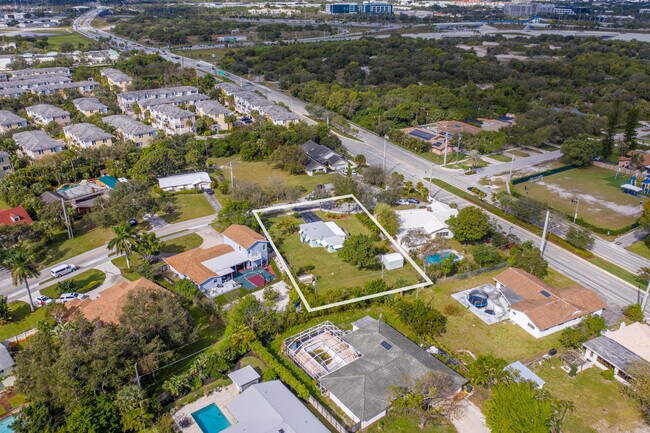 Building Photo - 3940 NW 5th Ave