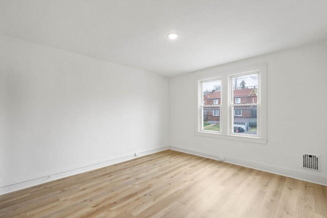 Building Photo - AVAILABLE NOV 1ST! BEAUTIFULLY RENOVATED 2-BEDROOM IN DORMONT!