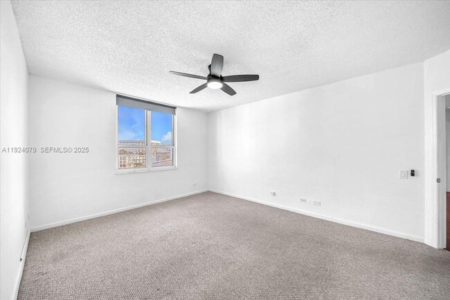 Building Photo - 701 Brickell Key Blvd