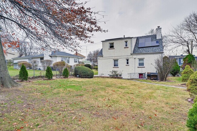 Building Photo - 80 W Kingsbridge Rd