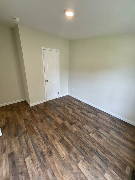 Building Photo - 1745 Bridgewater Dr